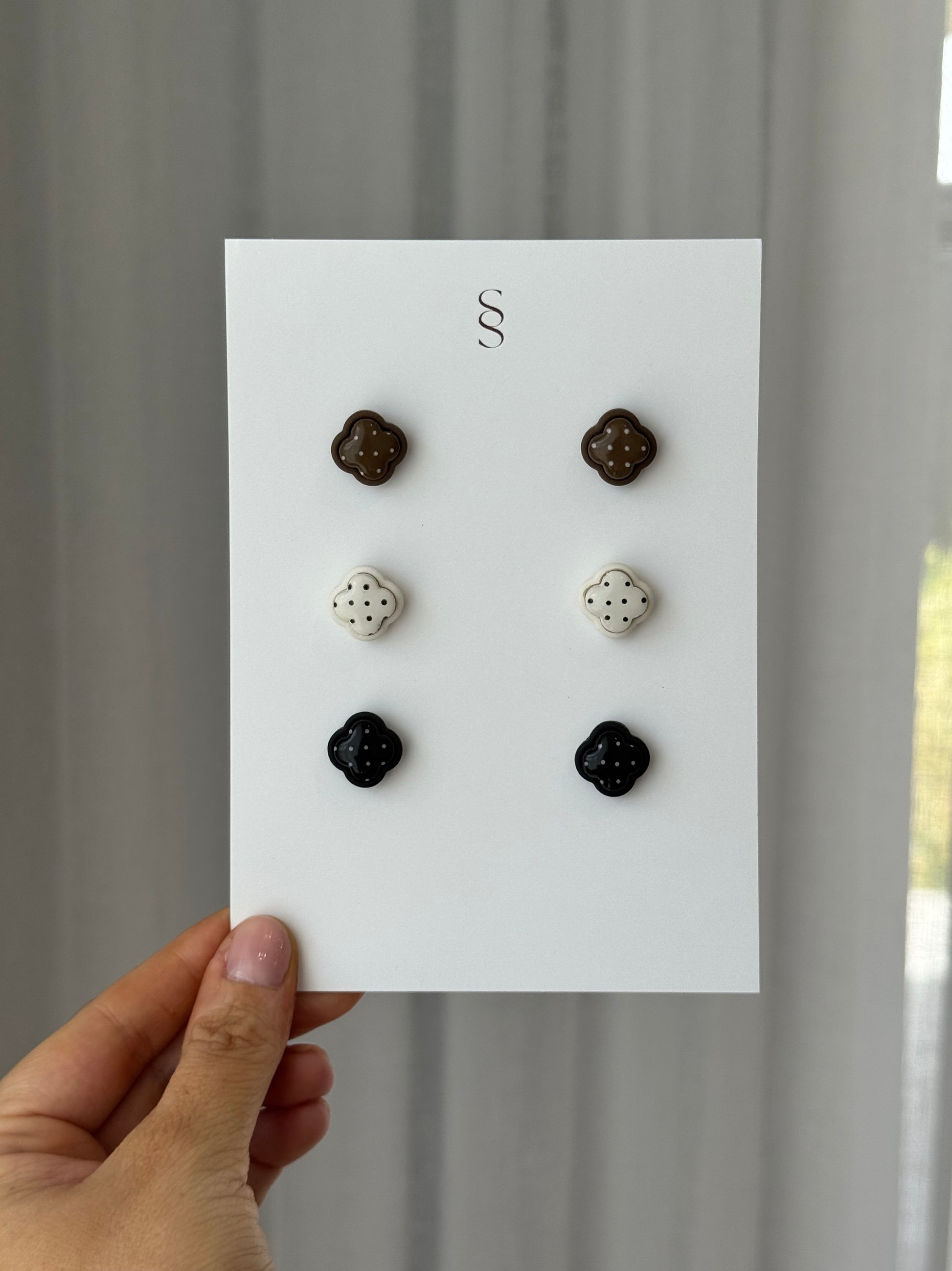 CLOVER STUDS - Polka Dot