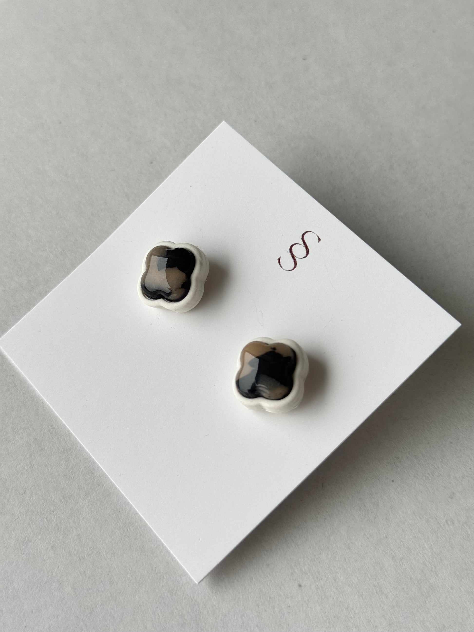 SS - STUDS - IVORY & TORTOISE SHELL